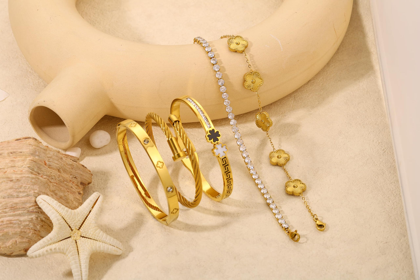 Camhanno 5pcs Gold Stackable Bracelet Set for Women - Stainless Steel Non-Tarnish Clover Lucky Charm Bangle Jewelry, Trendy Gift for Girlfriend/Wife on Christmas Valentine's Birthday