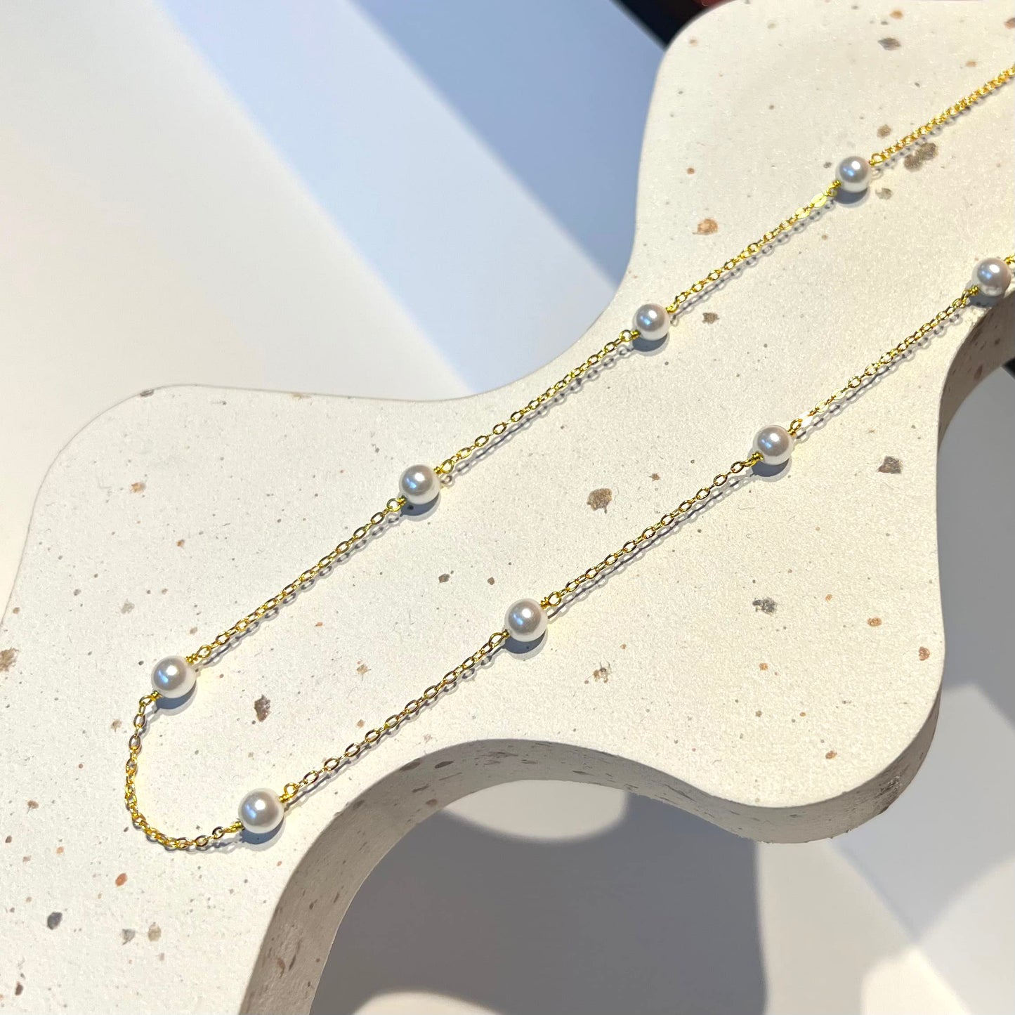 Zeffy Dainty Gold Pearl Necklace for Women Small Pearls Chain Necklace Tiny Pearl Beaded Choker Necklace for Women Simple Jewelry Gifts