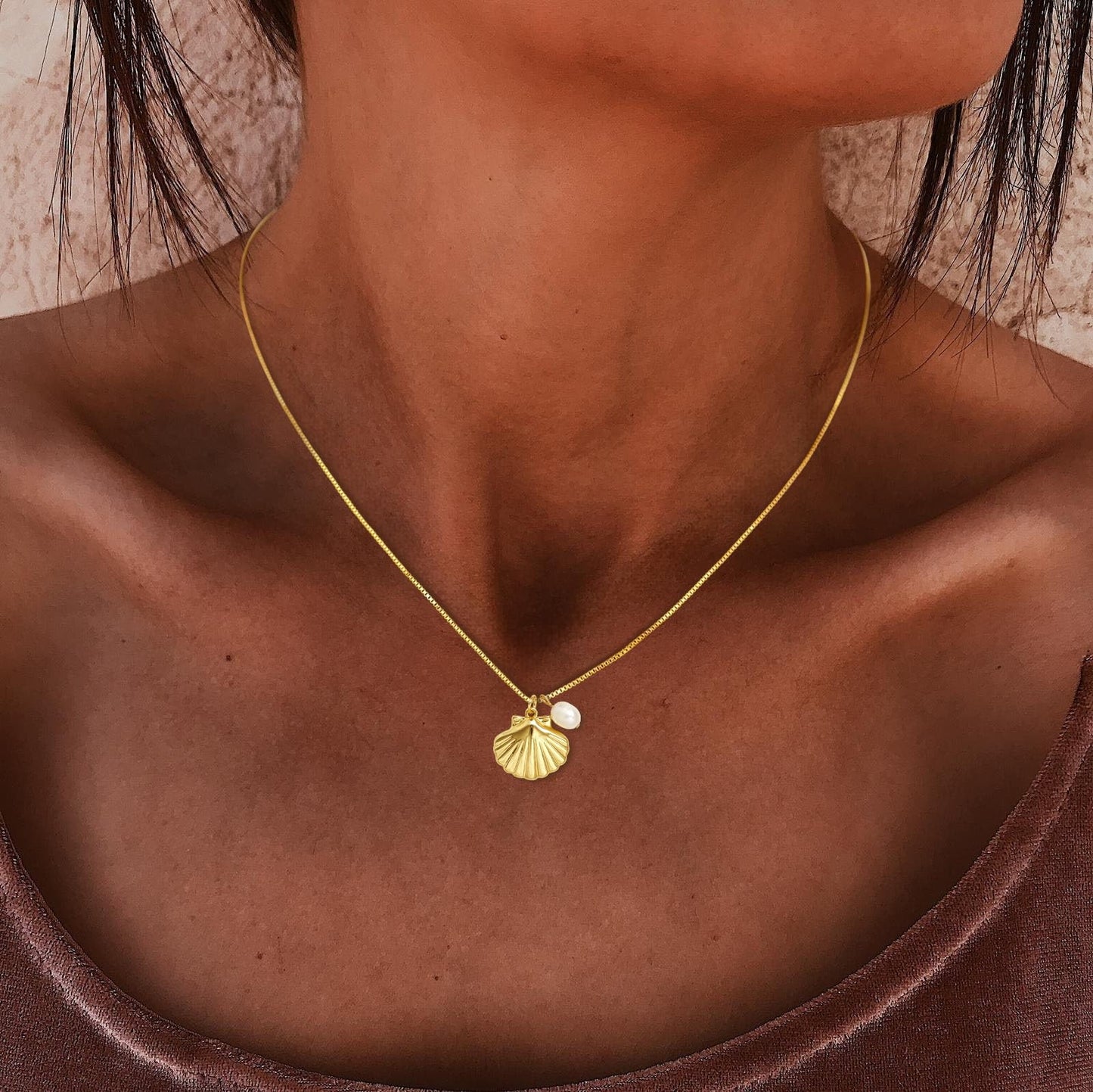 JOBICY Seashell Necklaces for Women, 14k Gold Pearl Pendant Necklace Dainty Gold Necklace for Women Trendy Summer Necklace Waterproof Beach Jewelry Gifts