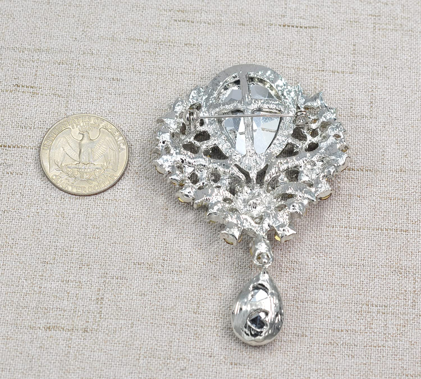 Gyn&Joy Women's Vintage Style Austrian Crystal Flower Teardrop Lake Blue Gorgeous Brooch Pin BZ061