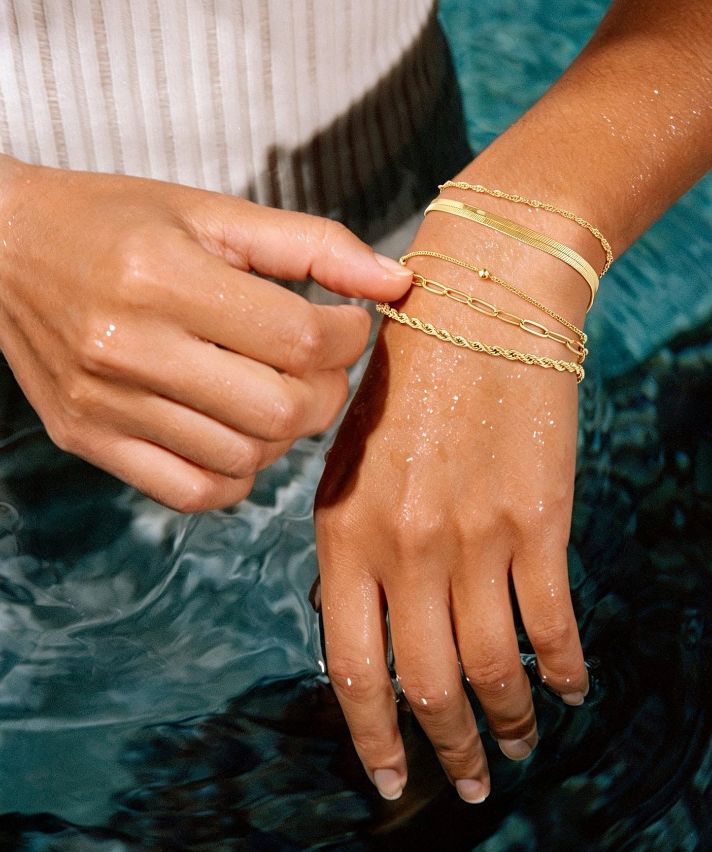 Turandoss Gold Bracelets Stack for Women, Dainty 14K Gold Plated Stackable Bracelet Set Adjustable Beaded Satellite Box Chain Bracelet Waterproof Non Tarnish Jewelry Gifts for Women