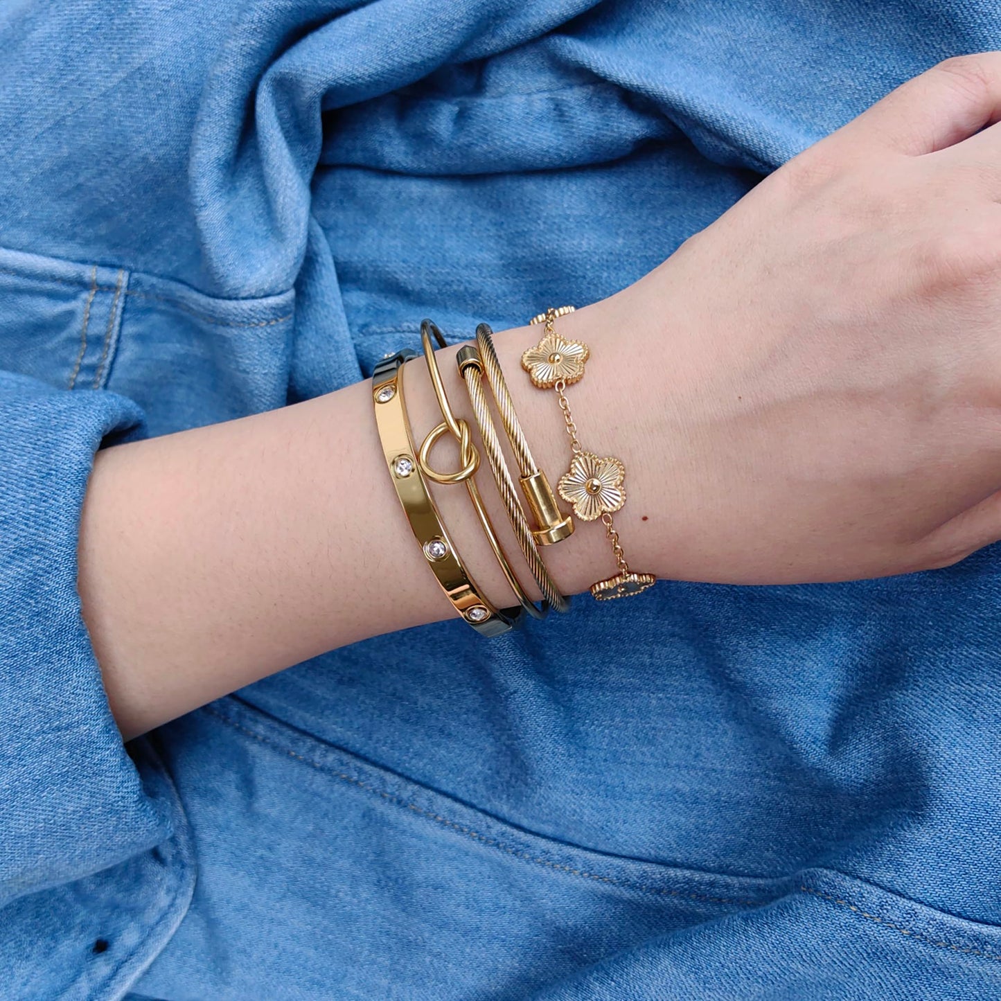 MAOCEN Womens 4Pcs Stackable Floral Gold Bracelets Stainless Steel Bangle Bracelets Non Tarnish Silver Set Trendy Jewelry Gifts for Womens (Gold Gold, 7")