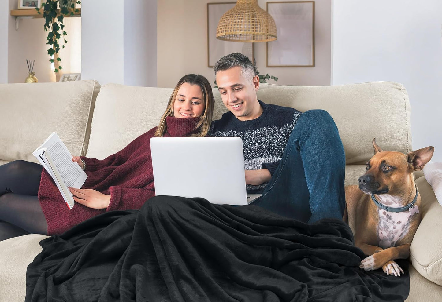 Utopia Bedding Fleece Blanket - Luxury Anti-Static Soft Microfiber | Twin Size Black (60x80 Inch)