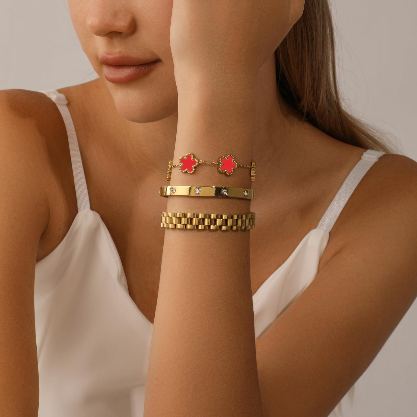 YOQ Stackable Four Leaf Clover Bracelets for Women, 18K Gold Plated Love Bangle Bracelets Set, 3 Pcs Charm Jewelry Gifts (Red)