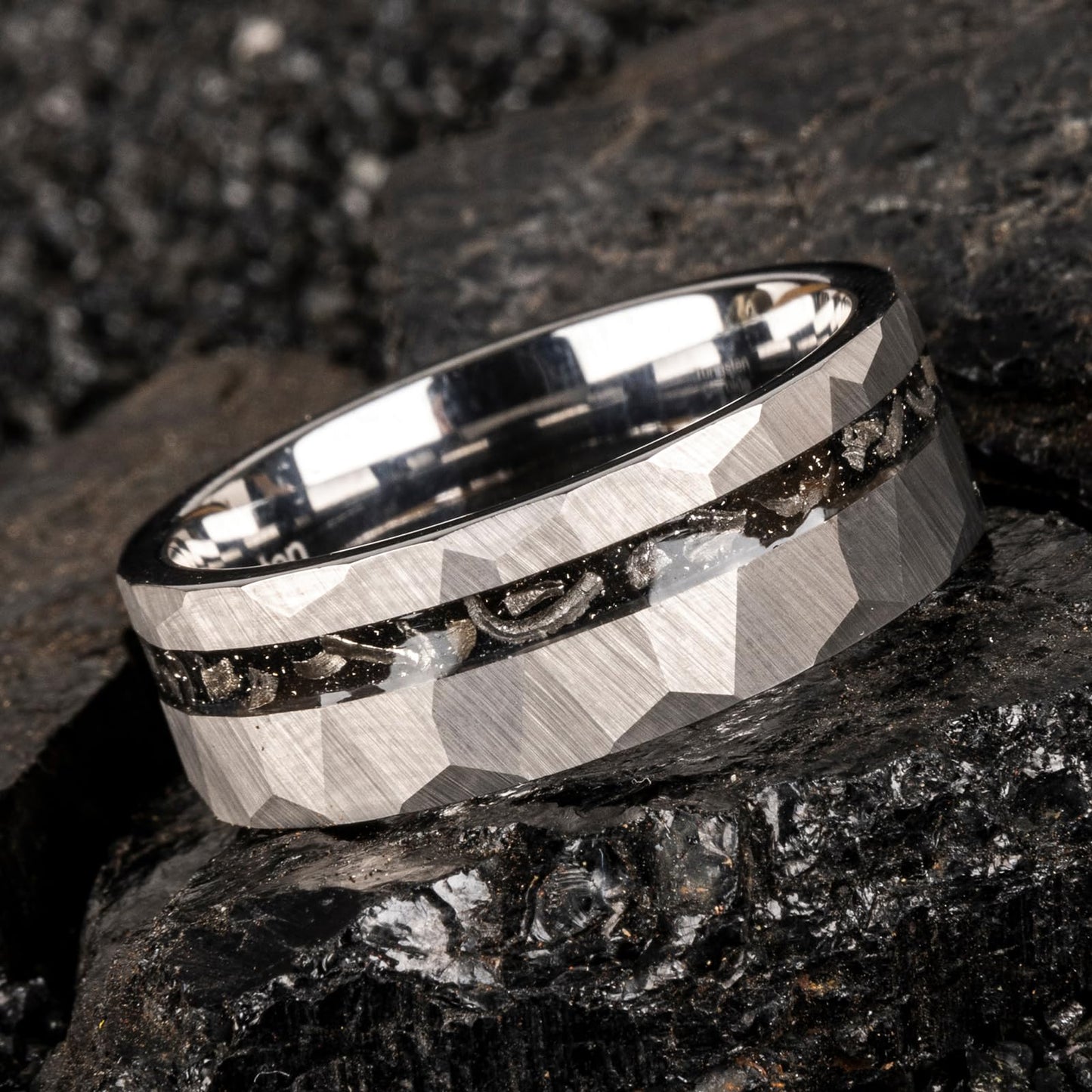 JEWPER 8mm Men Womens Wedding Band Tungsten Rings silver Hammer pattern Fashion Promise Carbide Inlaid Iron Filings Matte Finish Edge Comfort Fit size(12)