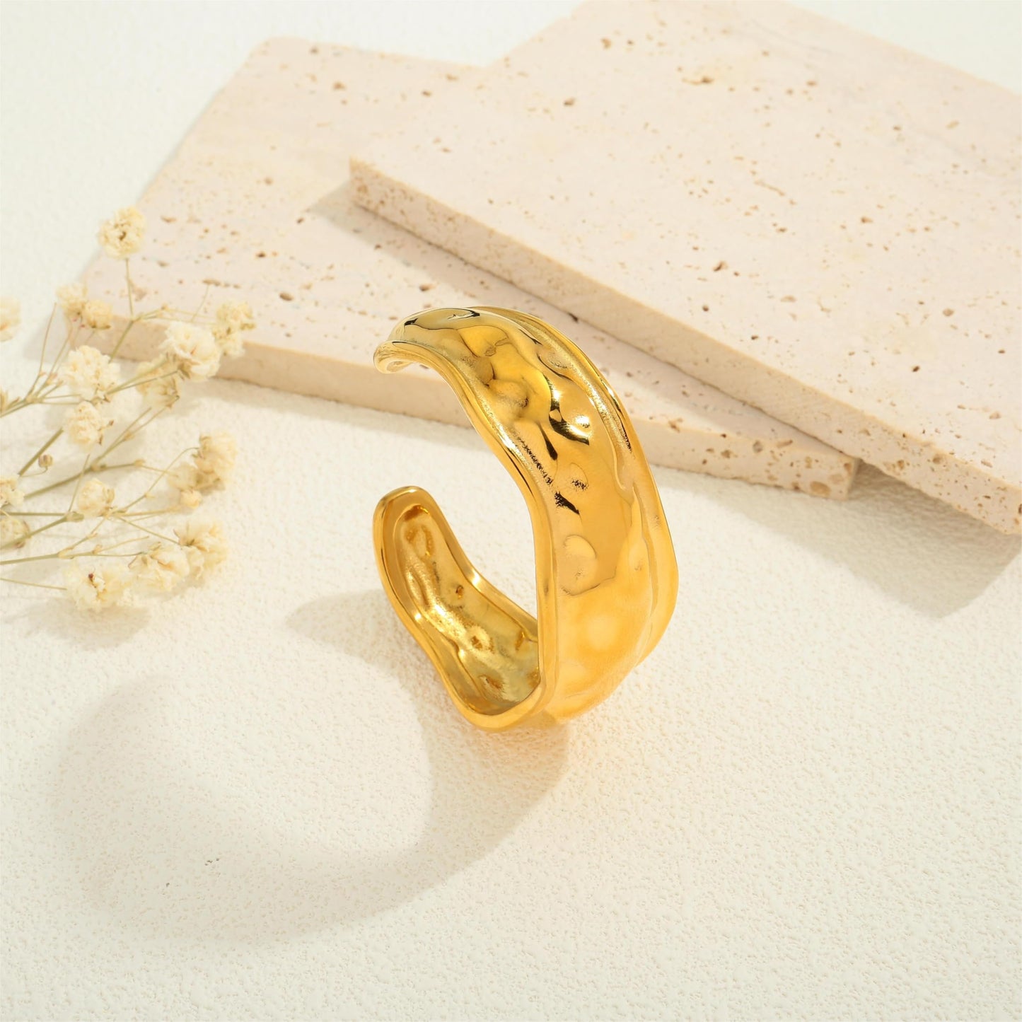 TENTMENTISE Gold Chunky Cuff Bangle Bracelets For Women 18K Gold Plated Hammered Cuff Bracelet Textured Wide Adjustable Bangle Open Cuff Fashion Jewelry Trendy Stackable Bracelets Gift for Her