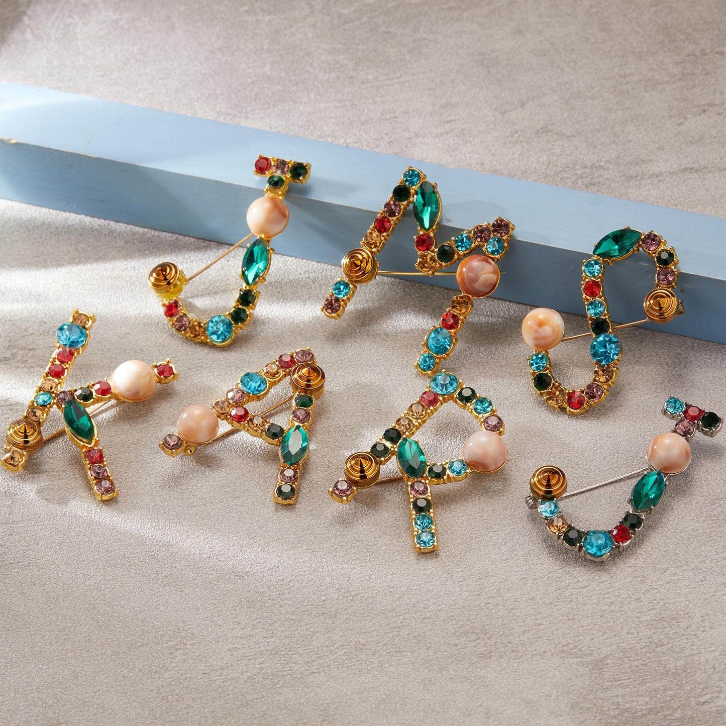 RINHOO Pearl Initial Brooch Pin Crystal A-Z 26 Alphabet Letters Brooch Colorful Enamel Breastpin Pin Jewelry for women Gifts (Gold-S)