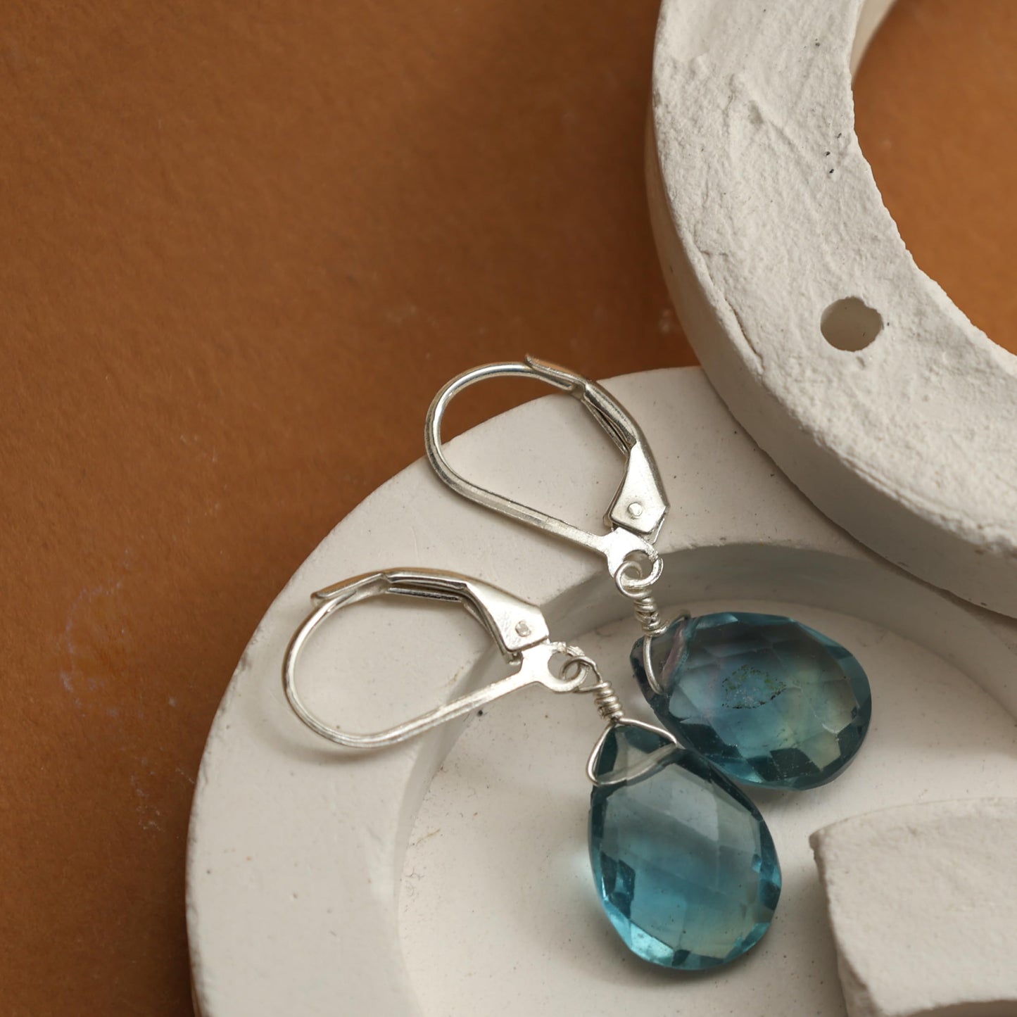 GemInspire Green Fluorite Teardrop Dangling Earrings for Women Lightweight Crystal Jewelry 925 Sterling Silver Leverback Gemstone Earrings the Best Women Gifts
