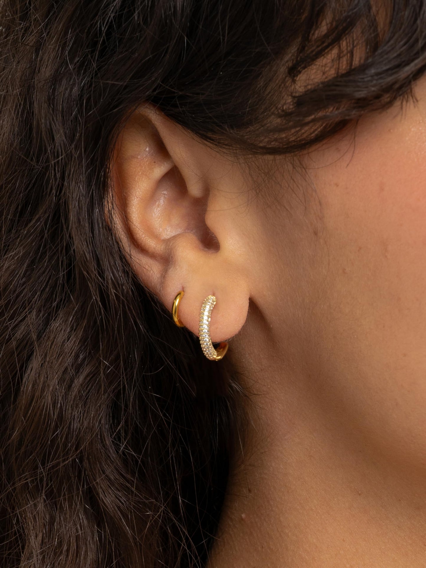 Altitude Boutique CZ Pave Huggie Hoop Earrings | 14K Gold-Plated or Rhodium-Plated | 4-Row Cubic Zirconia Hoops in 17mm or 25mm | Hypoallergenic Modern Statement Hoop Earrings for Women (Gold, 17mm)