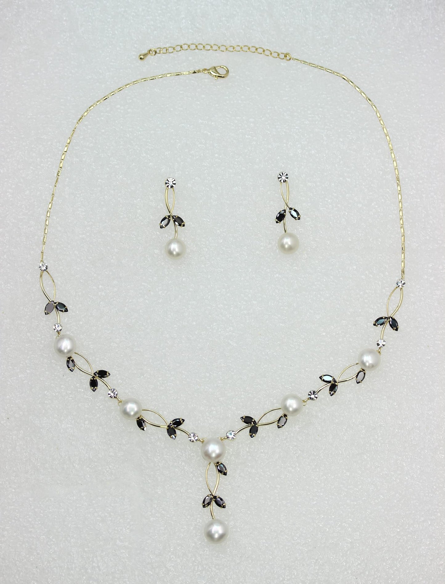 Faship Gorgeous Black CZ Crystal Genuine Freshwater Pearls Floral Necklace Earrings Set - Black/Gold Plated