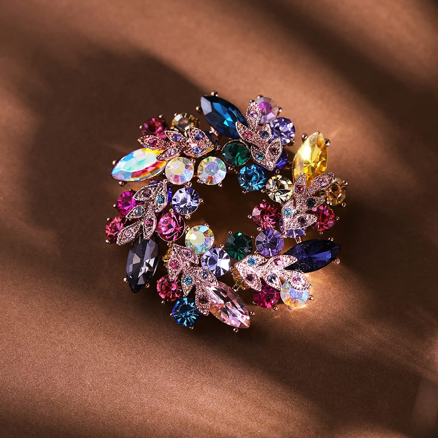 AILONMEI Elegant Pearl Flower Designer Brooch Pins Broches Costume Jewelry For Women Fashion Christmas Gift (Colorful Wreath)