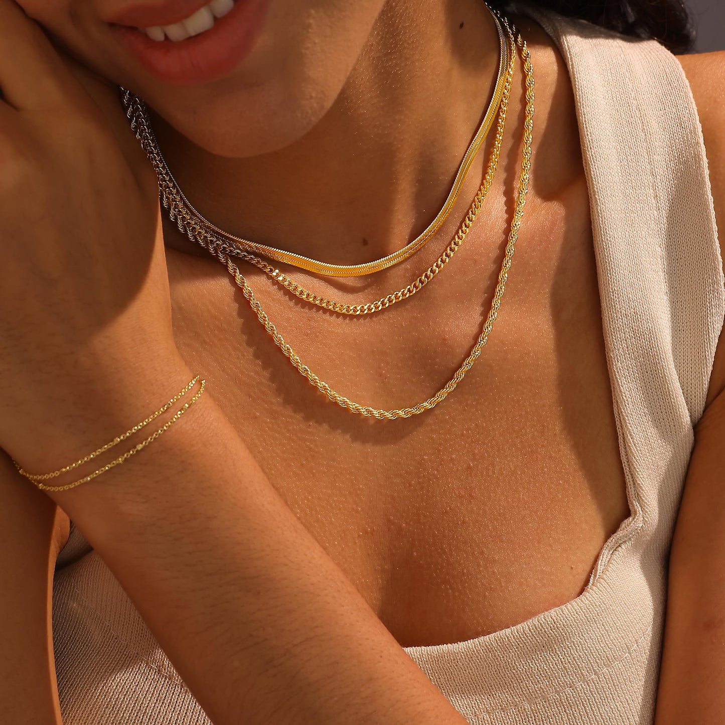 XIXINI Layered Necklaces for Women, Dainty Gold Necklace Stack 14k Gold Plated Layering Cuban Beads Chain Necklaces for Women Trendy Simple Layered Disc Pendant Necklace Set Fashion Gold Jewelry Sets