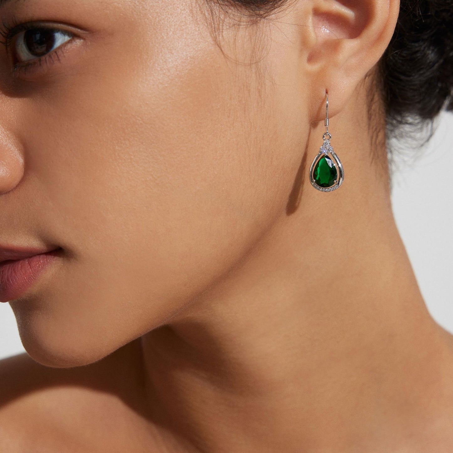 18K White Gold Plated Sterling Silver Teardrop Cubic Zirconia Drop Dangle Earrings for Women Pear Cut CZ Diamond Dangle Earrings Hypoallergenic Jewelry (Emerald)
