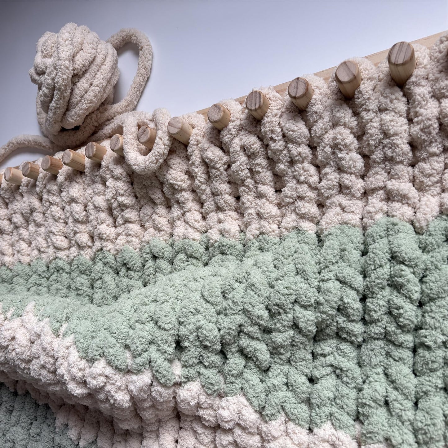 whewinhie Chunky Blanket Loom Wooden Knitting Looms, Extra Large Adjustable Foldable Design, Installation Free Chunky Blanket Making Tool 48 Inch