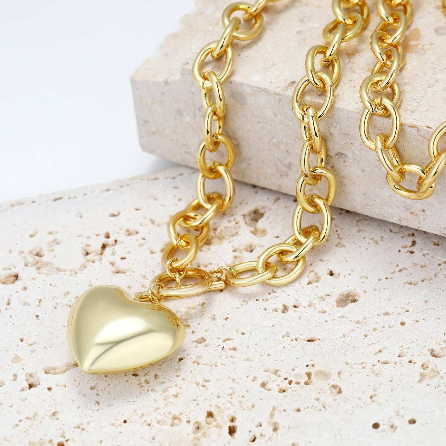 BONJOULRY Chunky Gold Bubble Heart Charm Toggle Necklace for Women, Gold Statement Thick Link Chain Puffy Heart Pendant Choker Necklaces for Women Trendy Jewelry Holiday Gift