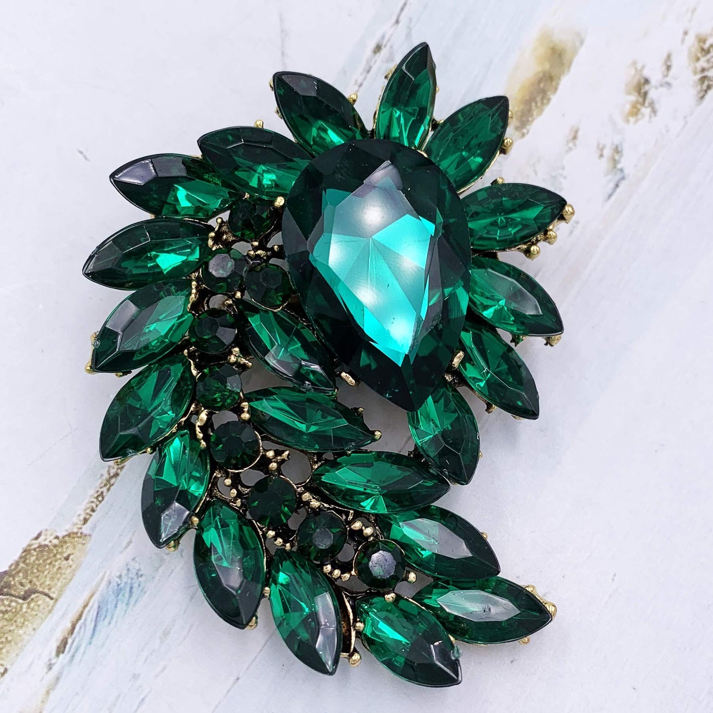 SELOVO Marquise Shape Large Flower Green Brooch Pin Jewelry Antiqued Gold Tone