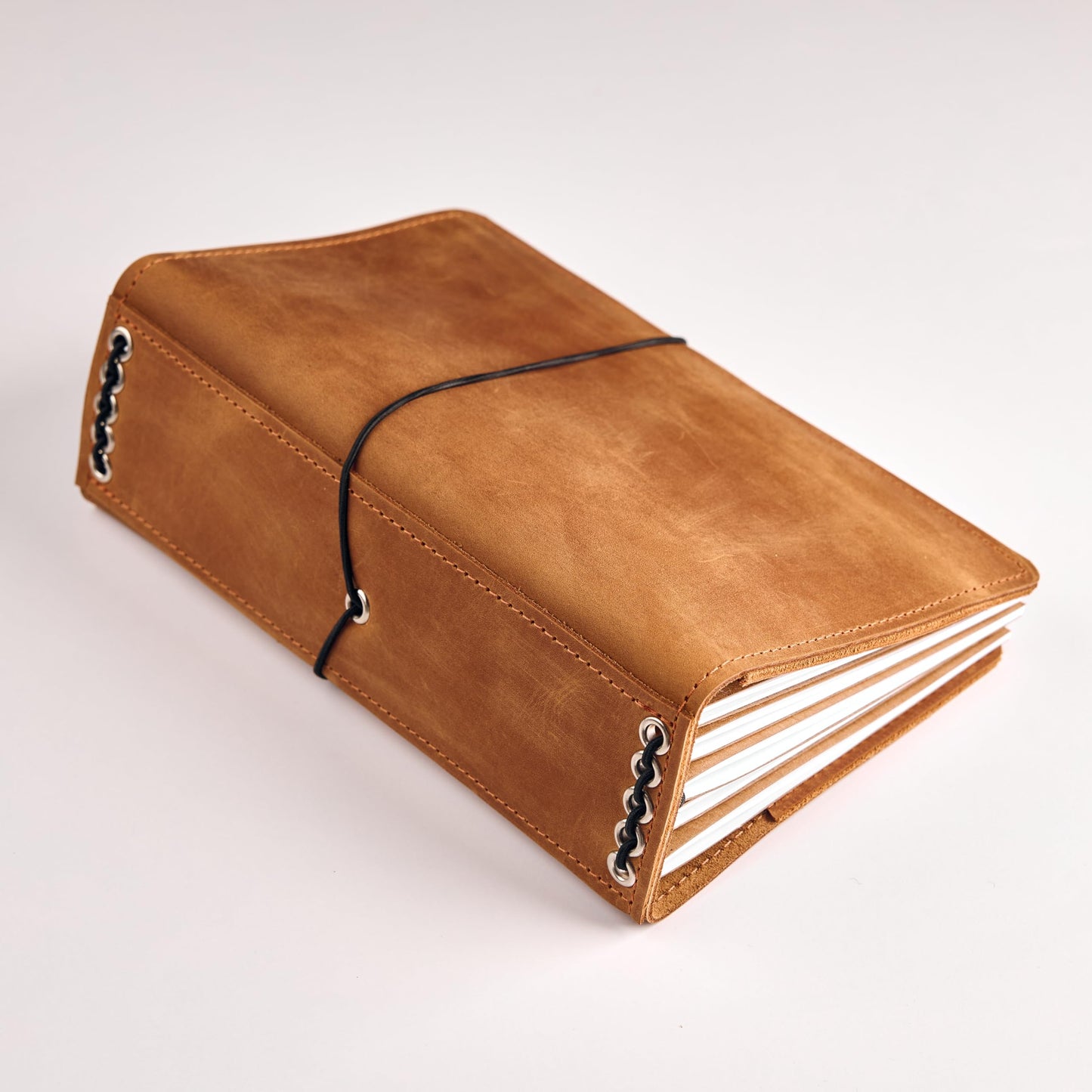 TORAKIP Leather Travel Notebook Cover A5 – Refillable Journal Organizer with 5 Elastic Bands, Pen Holder & Interior Pockets, Genuine Leather Planner Cover for Writing (Notebook Not Included), Caramel Brown