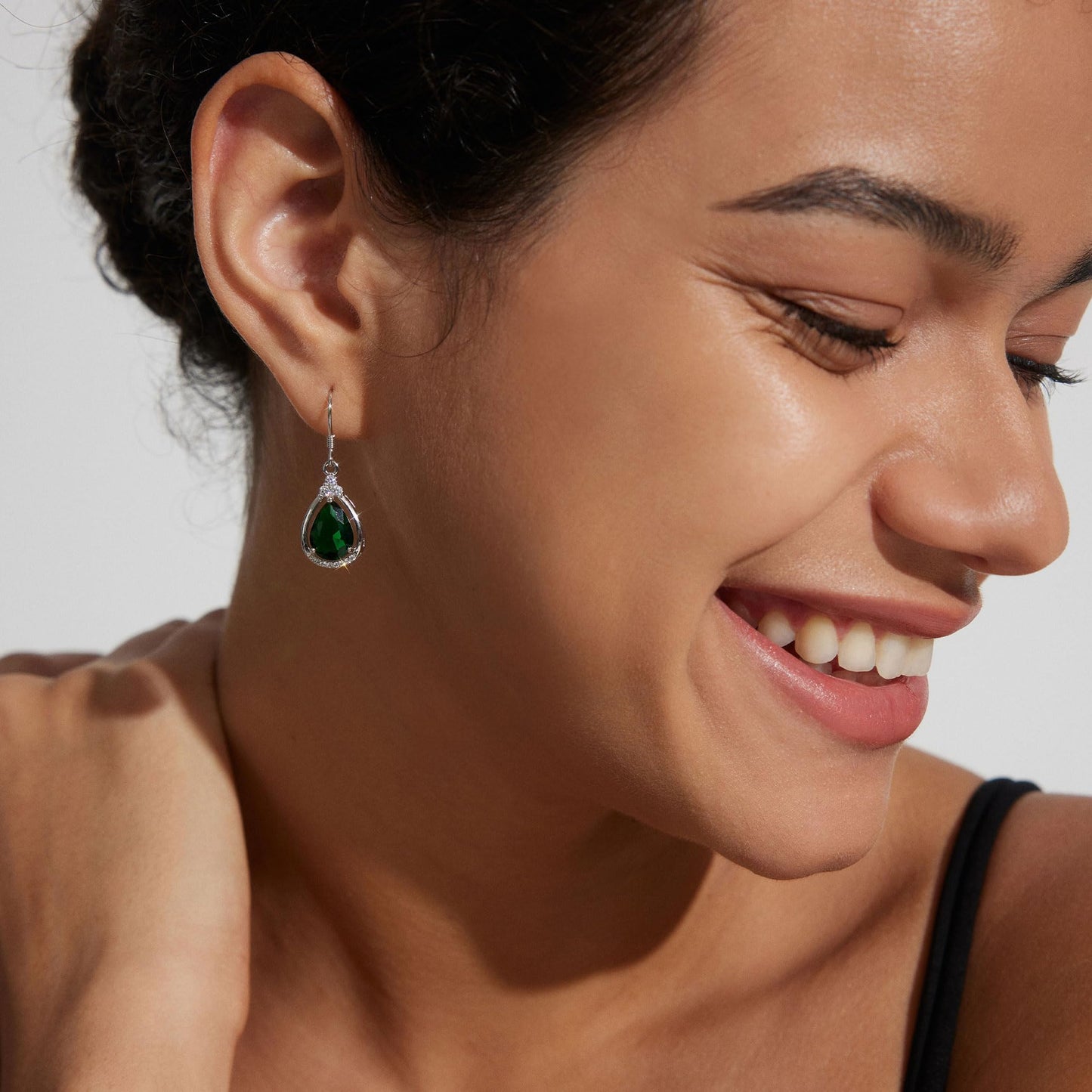 18K White Gold Plated Sterling Silver Teardrop Cubic Zirconia Drop Dangle Earrings for Women Pear Cut CZ Diamond Dangle Earrings Hypoallergenic Jewelry (Emerald)