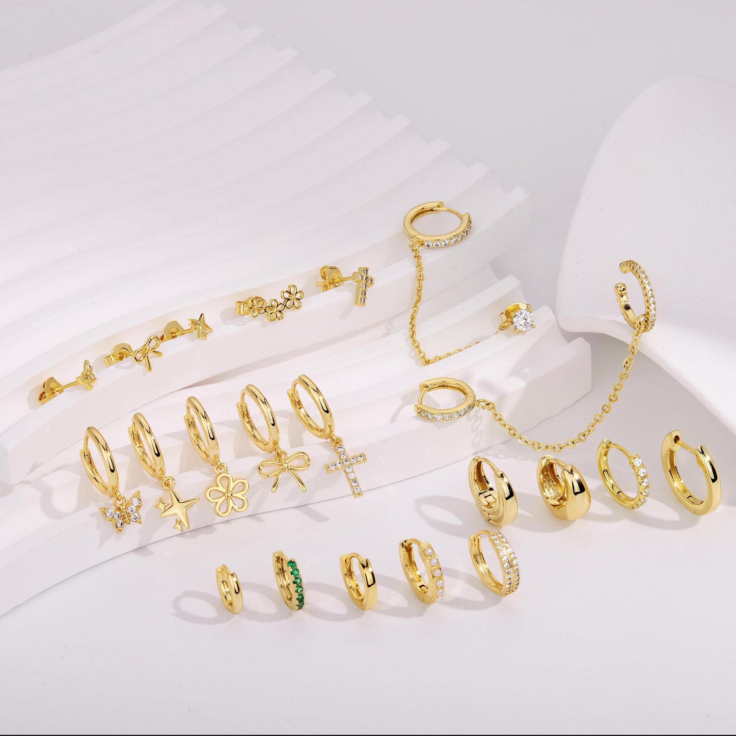 Gold Chain Hoop Ear Cuff Earrings for Women, Double Piercing Chain Huggie Small Stack Cartilage Hoop Cuff Earring Sets for Multiple Piercing, Conch Helix Rook Tragus Daith Clip On Jewelry Set Gifts