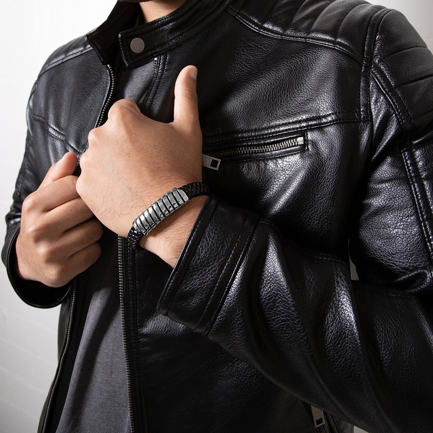 SERASAR Pulsera de cuero plateado 20cm para hombre idea regalo, genuino, caja cierre magnetico ajustable