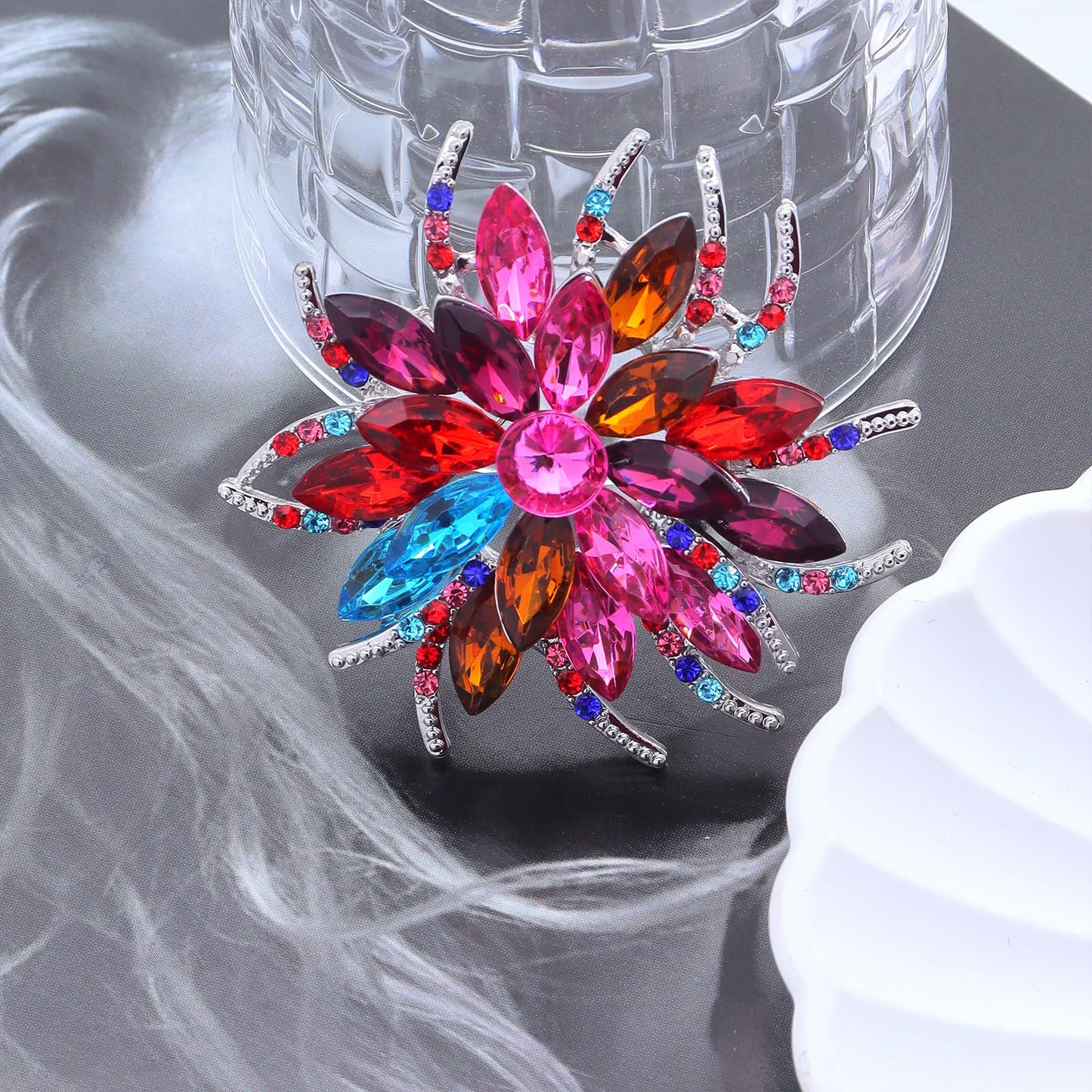 Rhinestone Large Flower Brooches Pins for Women Fashion Sparkly Crystal Sunflower Statement Brooch Unique Wedding Party Suit Dress Jewelry Accessories(Colourful)