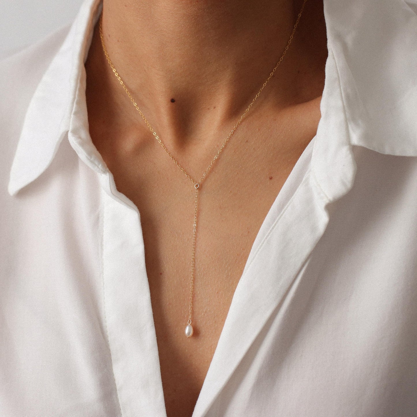 Treasure Bender Lariat Pearl Gold Necklace for Women Dainty Long 14k Gold Plated Y-Shaped Body Chain Choker Necklace Pendant Charm Necklaces Trendy Non Tarnish Gold Jewelry for Women